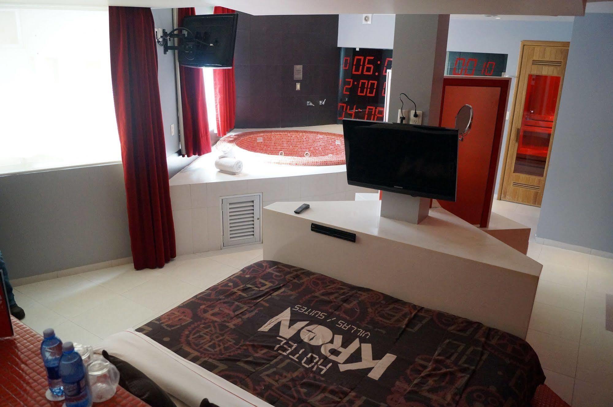 Love Hotel Kron Meksika Dış mekan fotoğraf